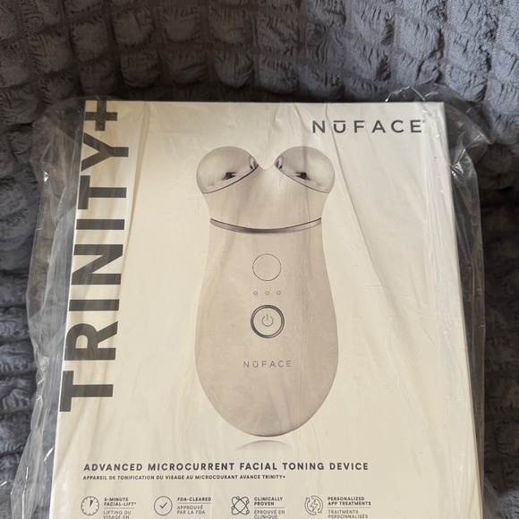 NuFACE Trinity Plus + Smart Advanced Microcurrent Facial Toning Starter Kit BNIB - Picture 13 of 16